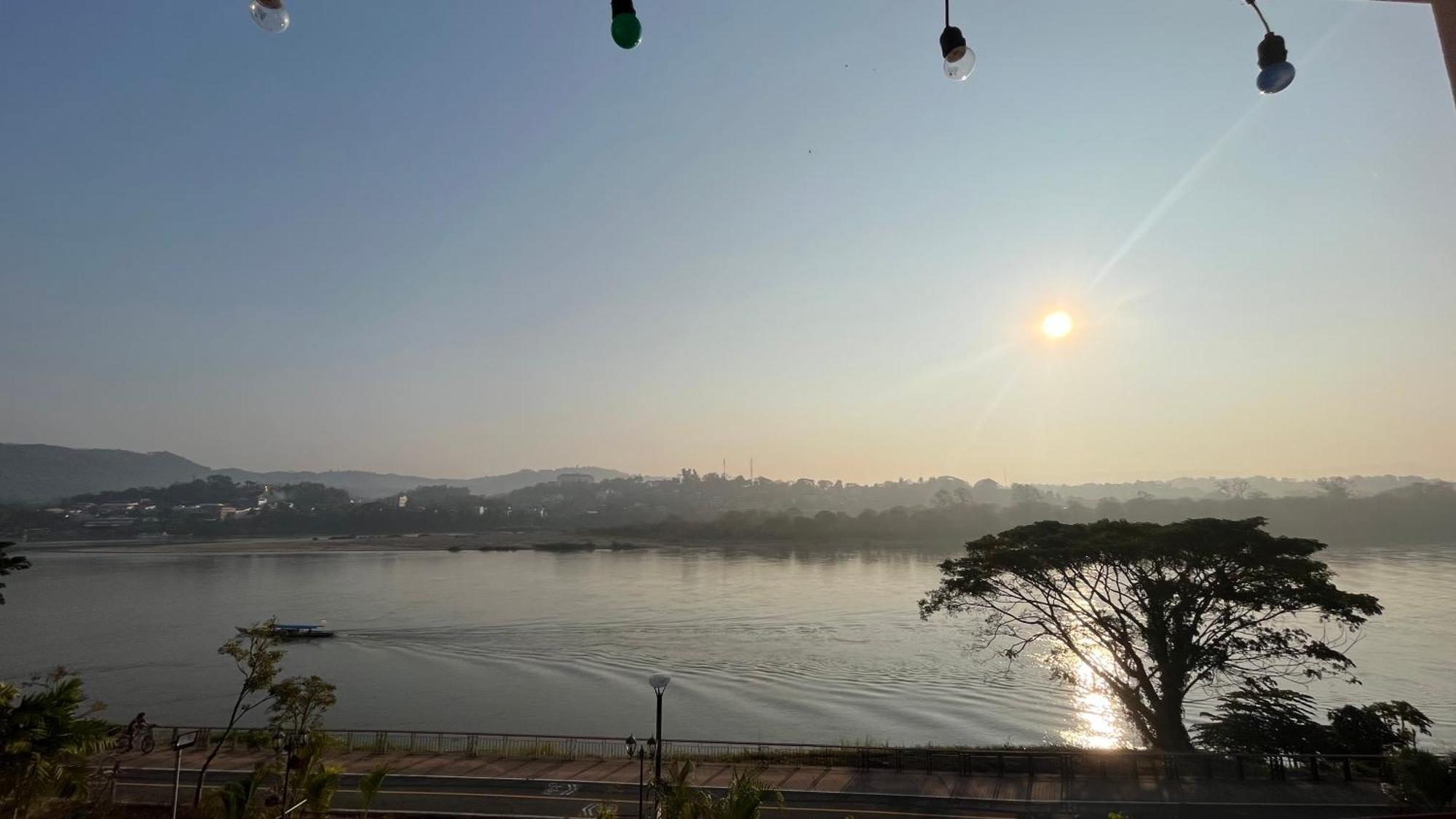 Day Waterfront Hotel Chiang Khong Dış mekan fotoğraf