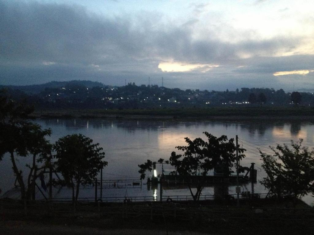 Day Waterfront Hotel Chiang Khong Dış mekan fotoğraf